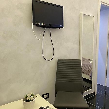 Savastano House Hotel Napoli Bagian luar foto
