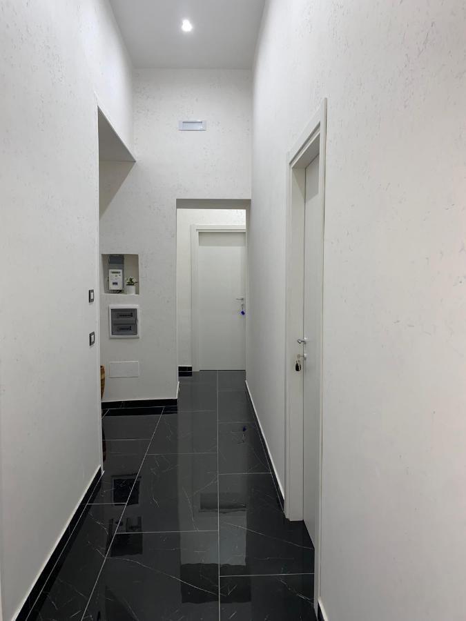 Savastano House Hotel Napoli Bagian luar foto