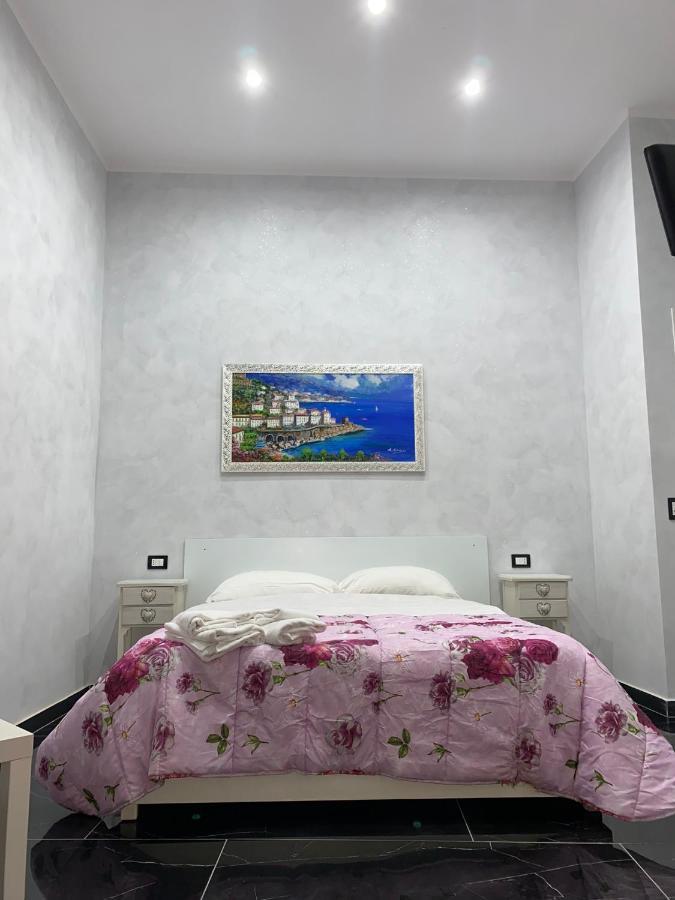Savastano House Hotel Napoli Bagian luar foto